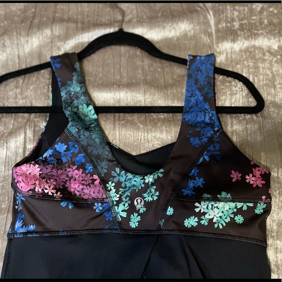 Lululemon Tame Me Tank
Black / Petal Pop Multi Size 6 - Picture 9 of 14